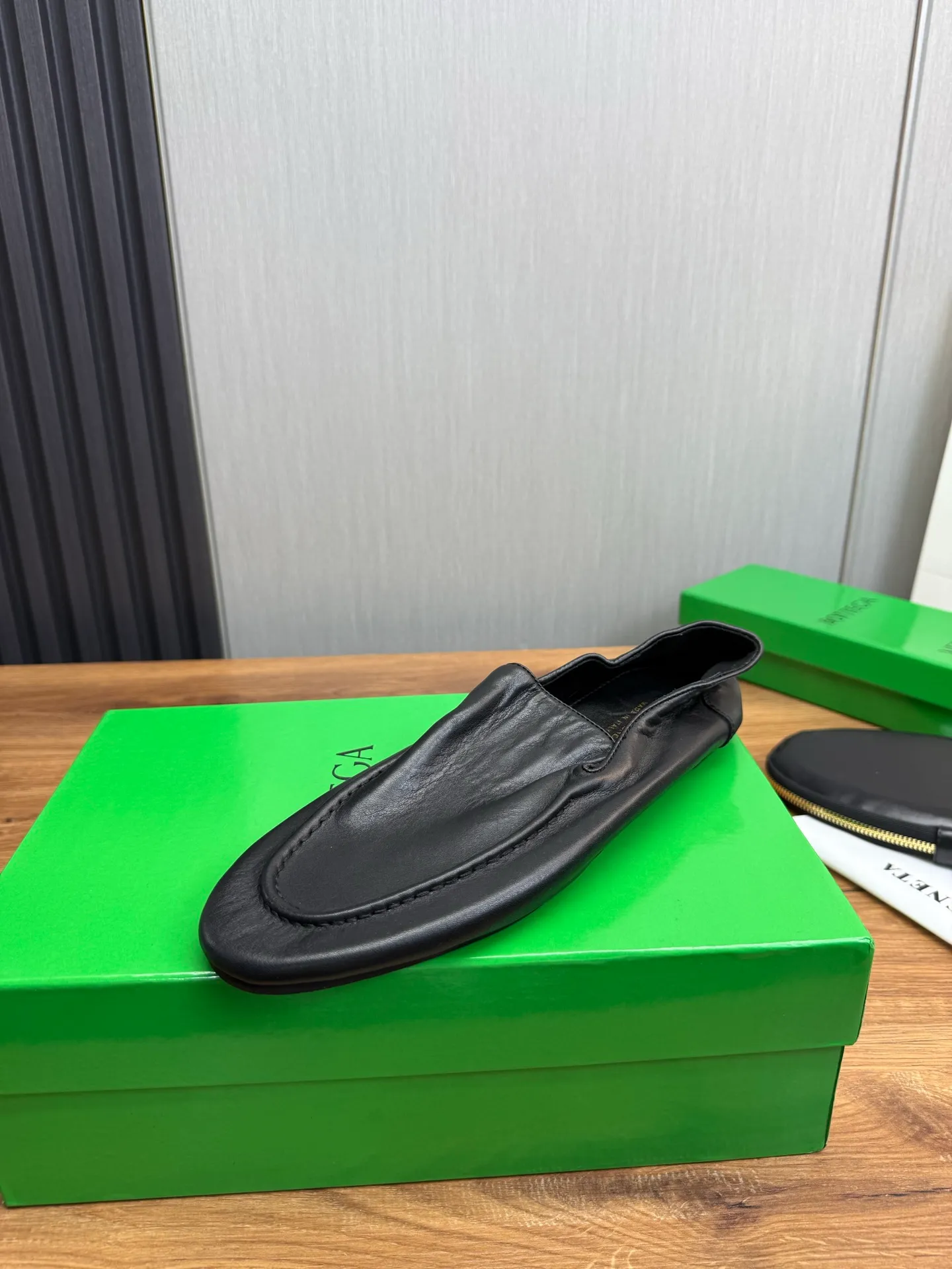 Men's men's shoes💰480💰BV-popular wallet shoes👟Casual, fashionable and comfortable🔗Good travel partner✅Original cowhide + imported cowhide. Original rubber outsole, available all year round👏Size: 38-45 (38.45 custom-made, non-returnable)